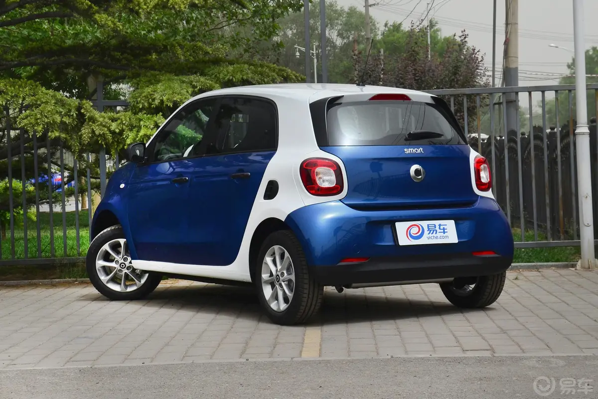 smart forfour1.0L 52千瓦灵动版外观