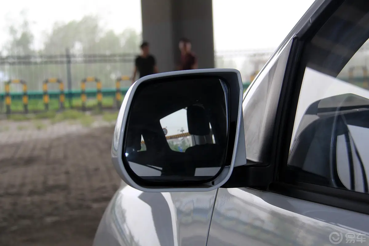 瑞迈2.0T 手动 两驱 豪华版 汽油后视镜镜面