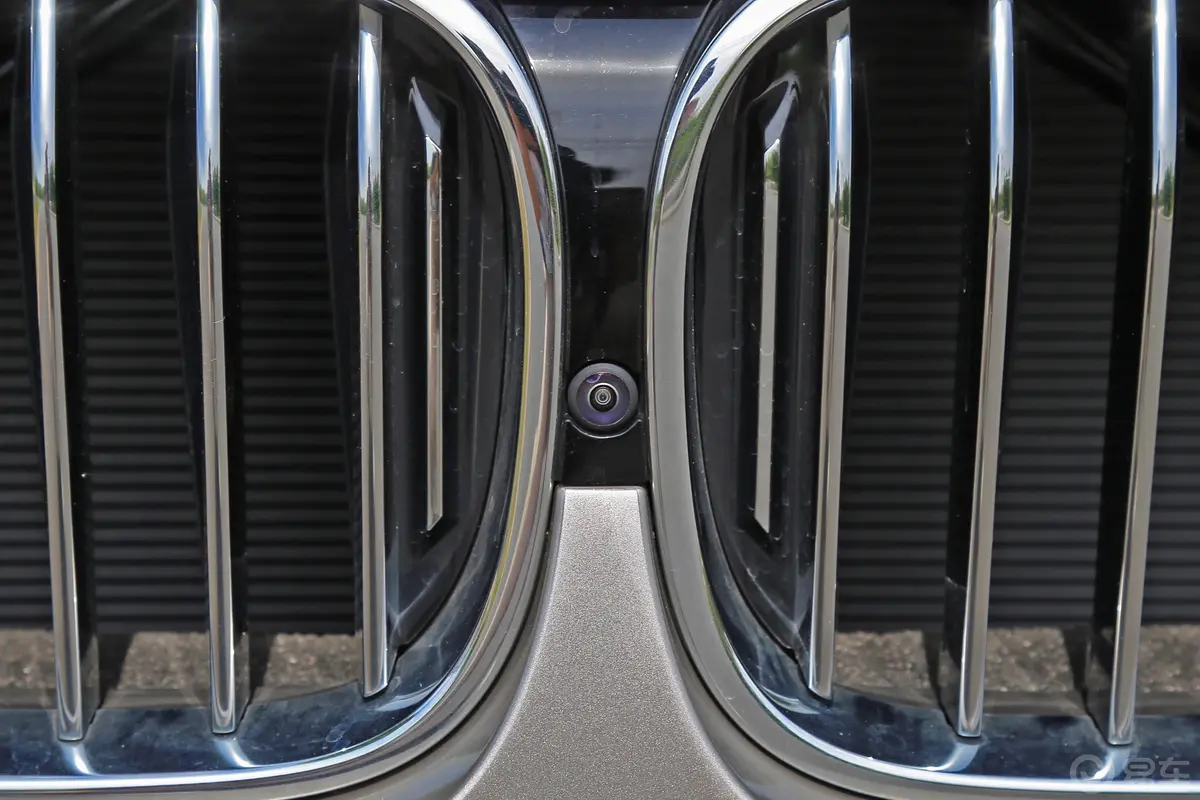 宝马7系730Li 豪华版外观