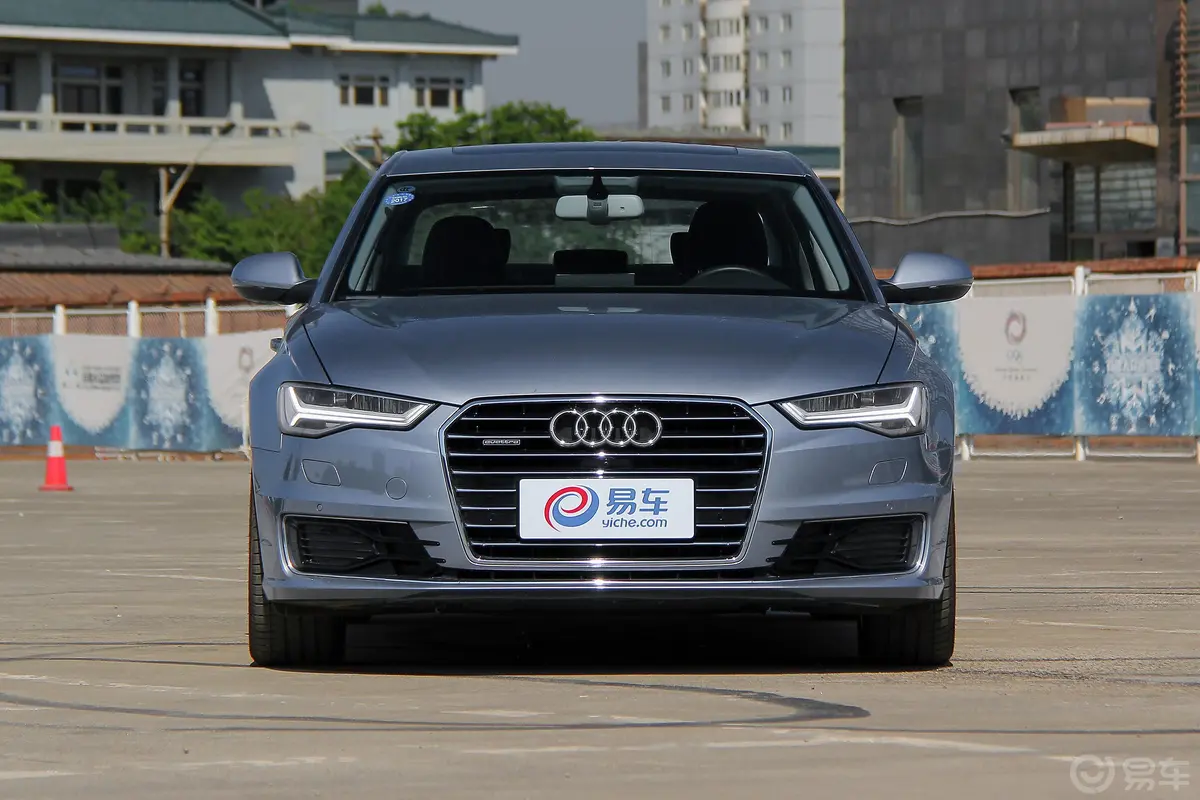 奥迪A6L45 TFSI quattro 运动版正前水平