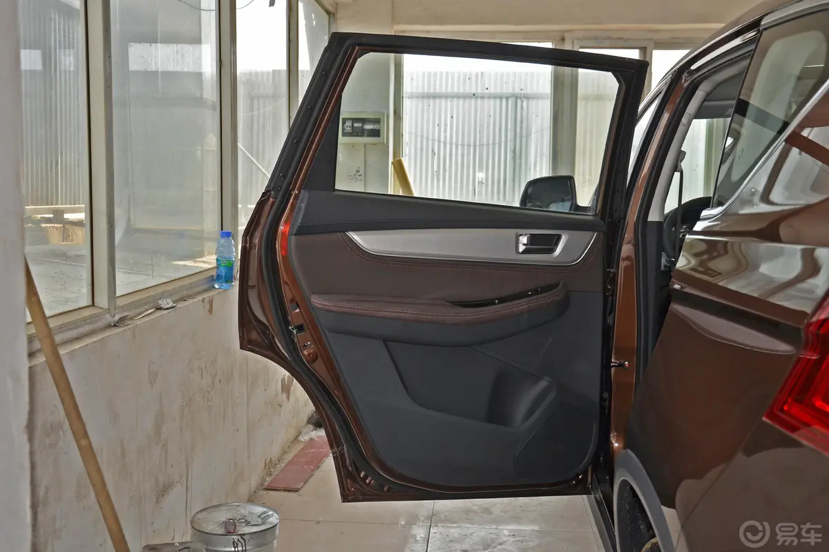 景逸X51.6L CVT 豪华版驾驶员侧后车门