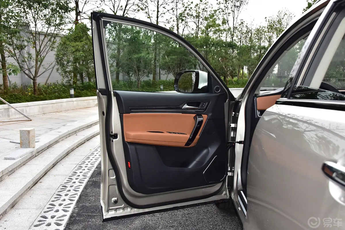 众泰T600 Coupe1.5T 手动 尊享版驾驶员侧前车门