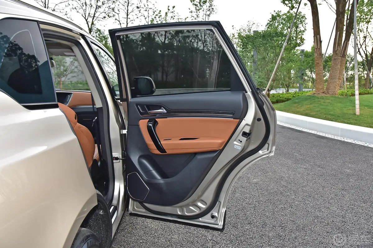 众泰T600 Coupe1.5T 手动 尊享版驾驶员侧后车门