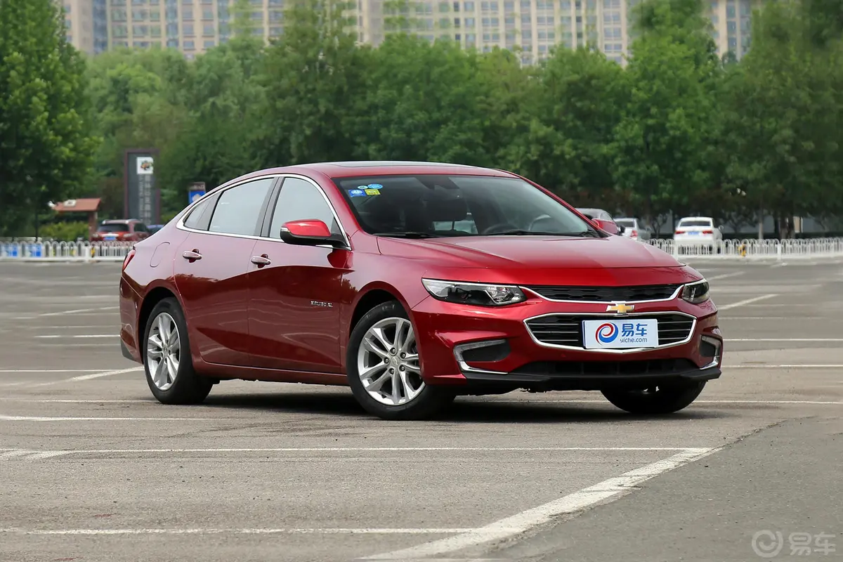 迈锐宝XL1.8L E-CVT 全混动锐尚版侧前45度车头向右水平