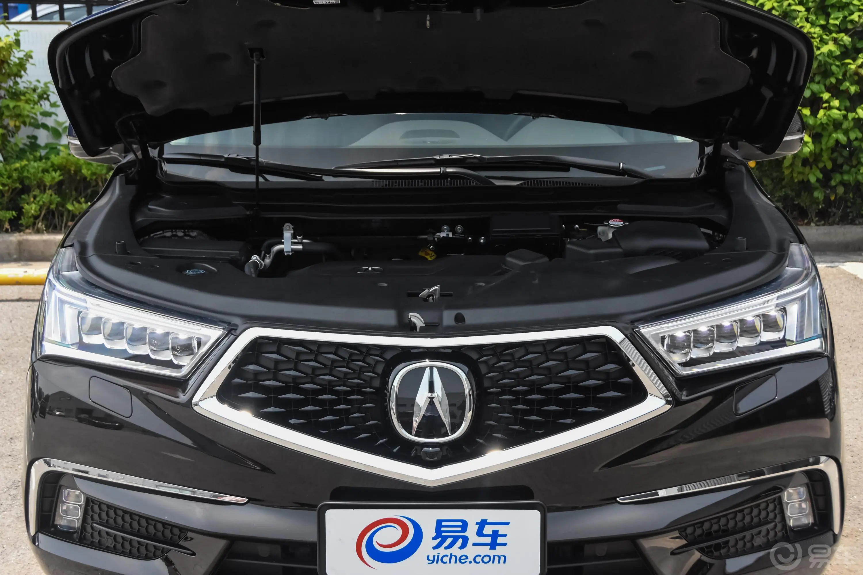 讴歌MDX3.0L 双离合 尊驭版发动机舱整体