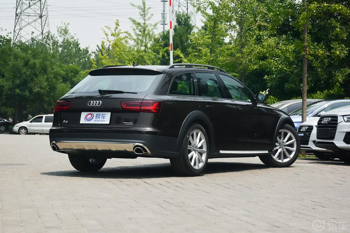 奥迪A63.0T allroad quattro侧后45度车头向右水平