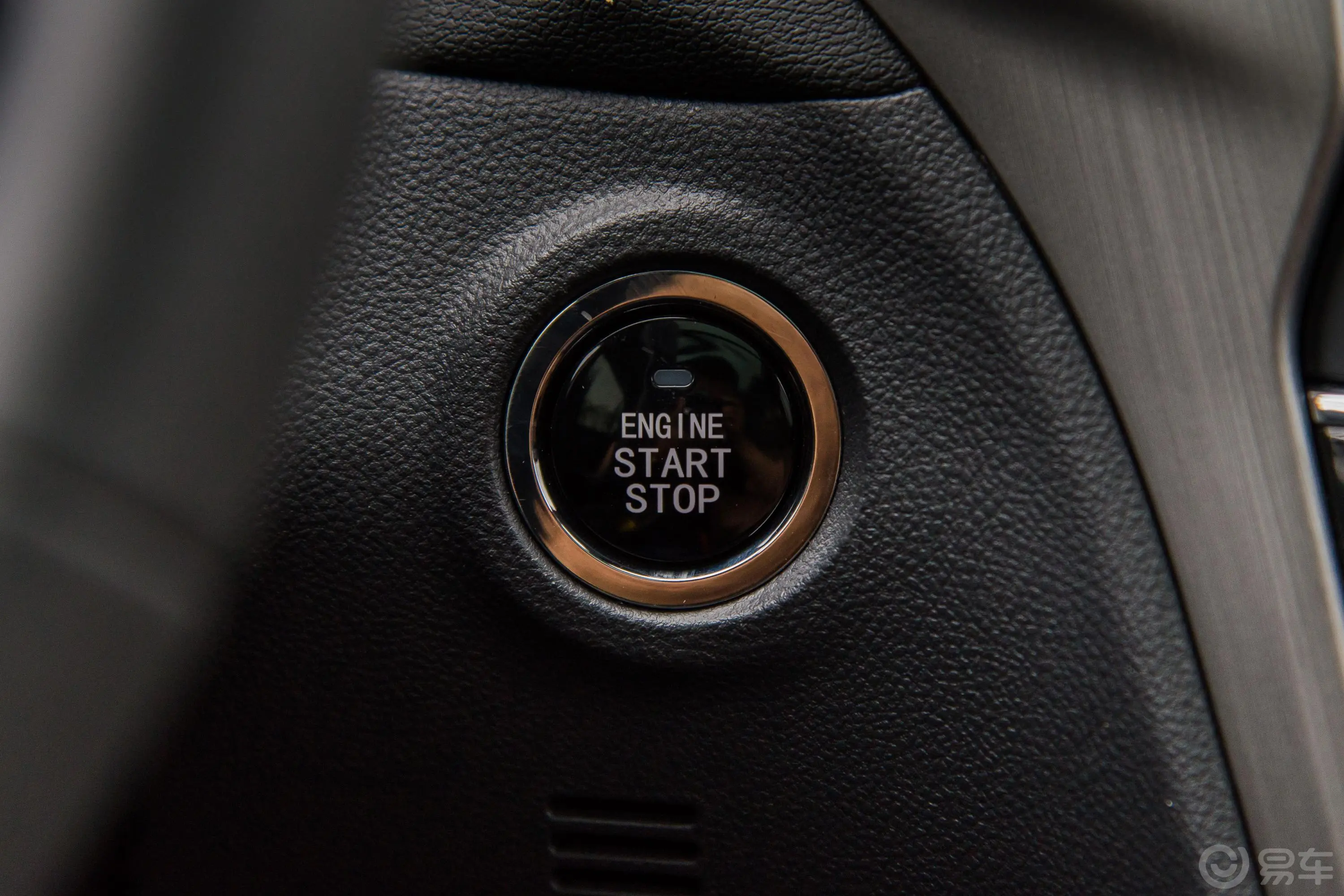 长安CS75尚酷版 1.5T 手自一体 锋领版钥匙孔或一键启动按键