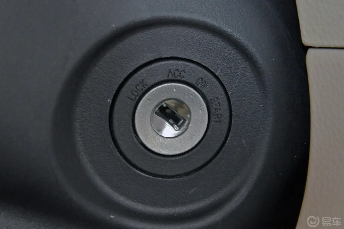 威驰FS1.3L 手动 锋锐版 国V钥匙孔或一键启动按键