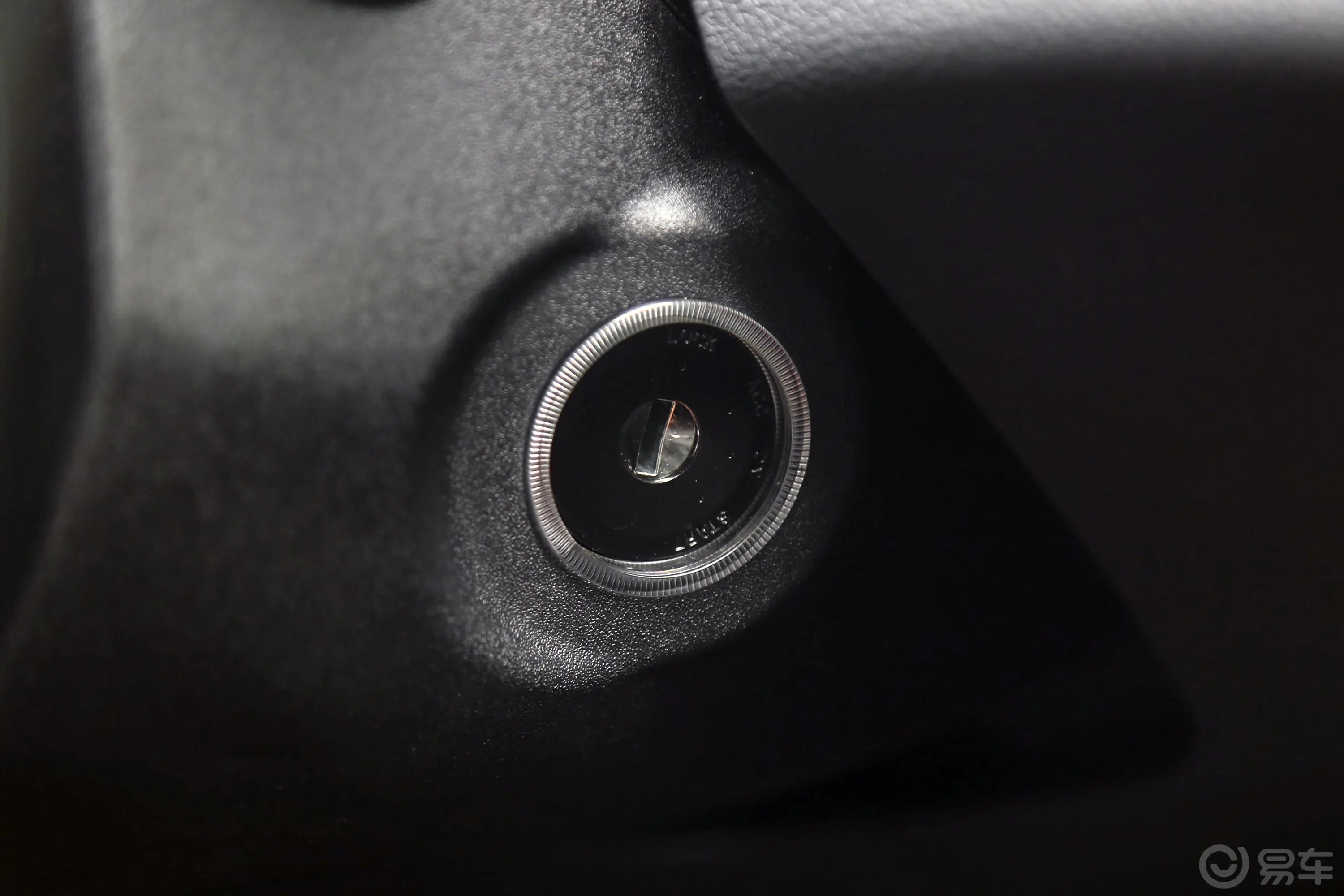 众泰T600 Coupe1.5T 手动 豪华版钥匙孔或一键启动按键