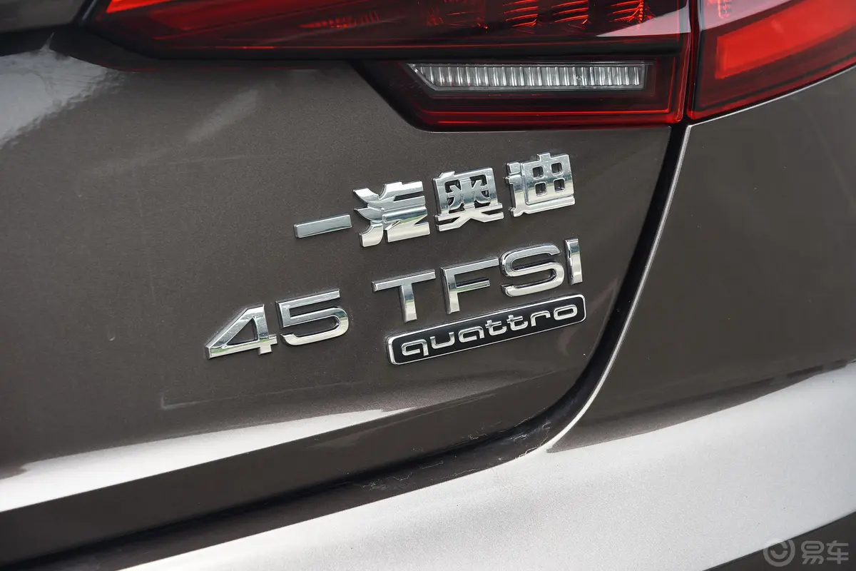 奥迪A4LPlus 45 TFSI quattro 运动版外观