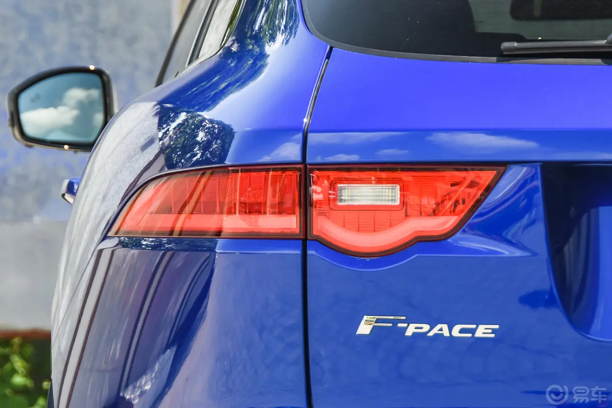 捷豹F-PACE2.0T 四驱 R-SPORT 运动版外观