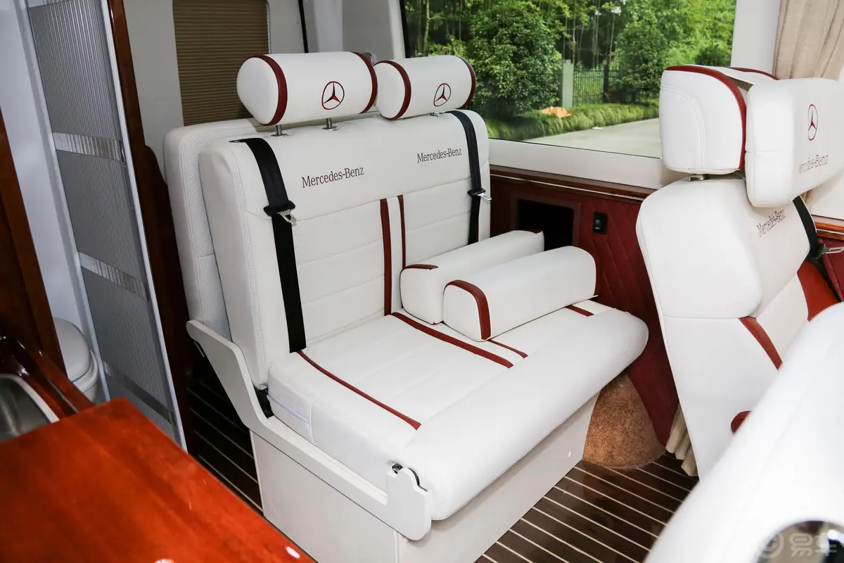 卡升C10C10商旅尊贵型C升级款第三排座椅