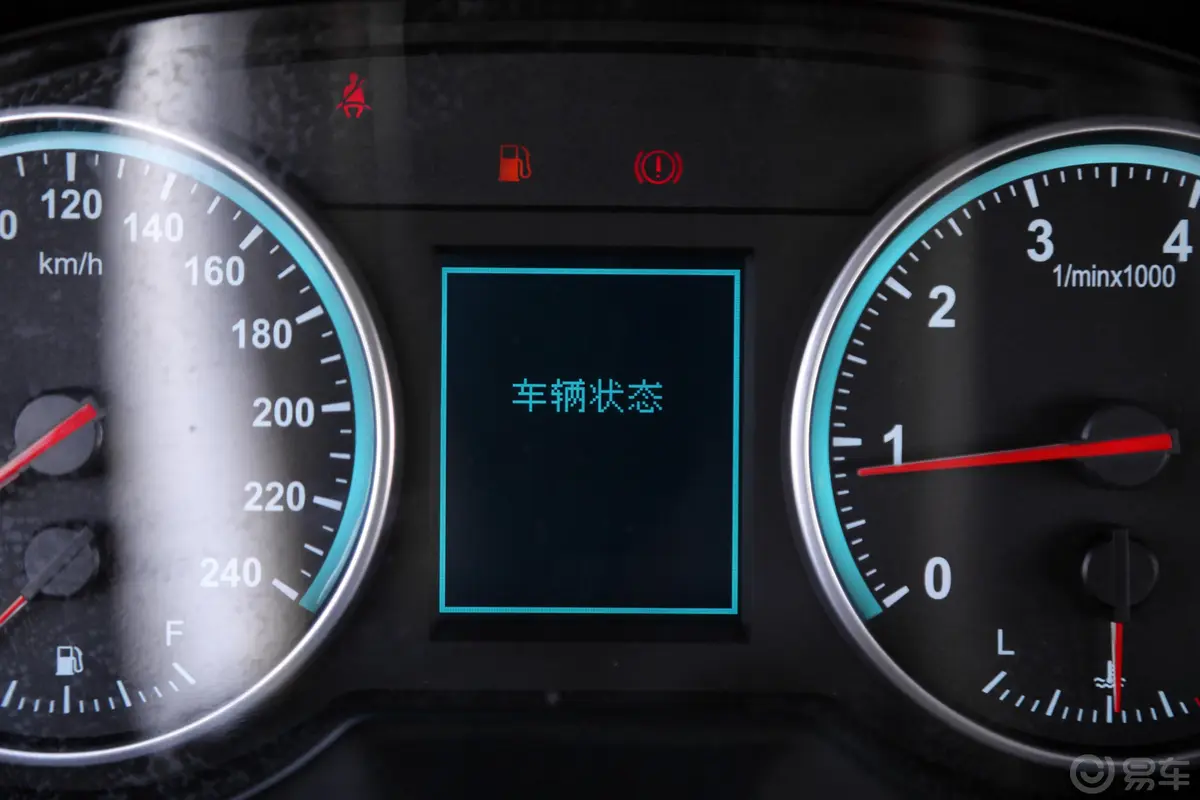 中华V51.5T  手自一体 两驱 豪华版驻车制动