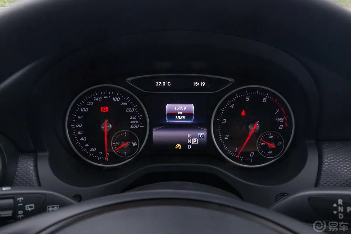 奔驰A级(进口)改款 A 200 动感版仪表盘