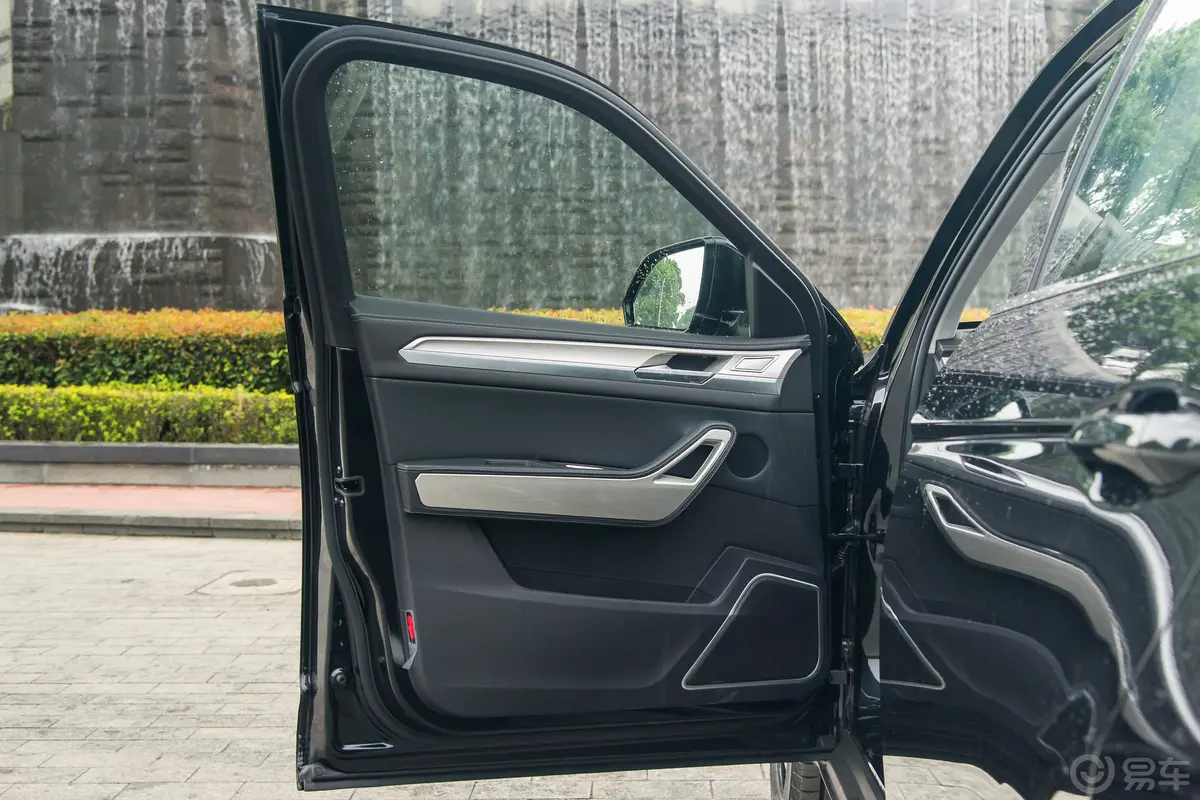 大迈X7上进版 1.8T 双离合 华山版驾驶员侧前车门