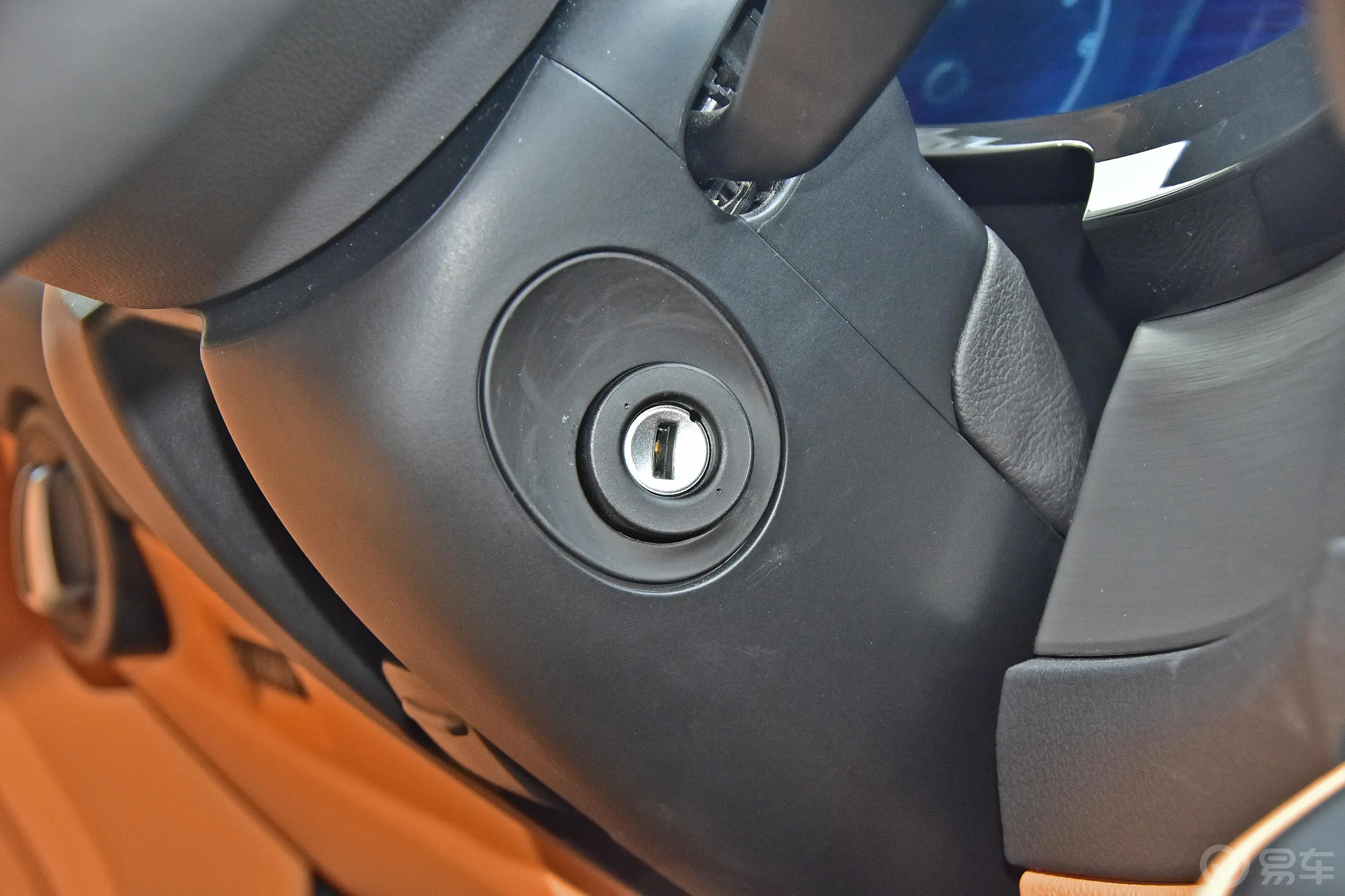 铂驰T6系列2.0T 双离合 豪驰型钥匙孔或一键启动按键