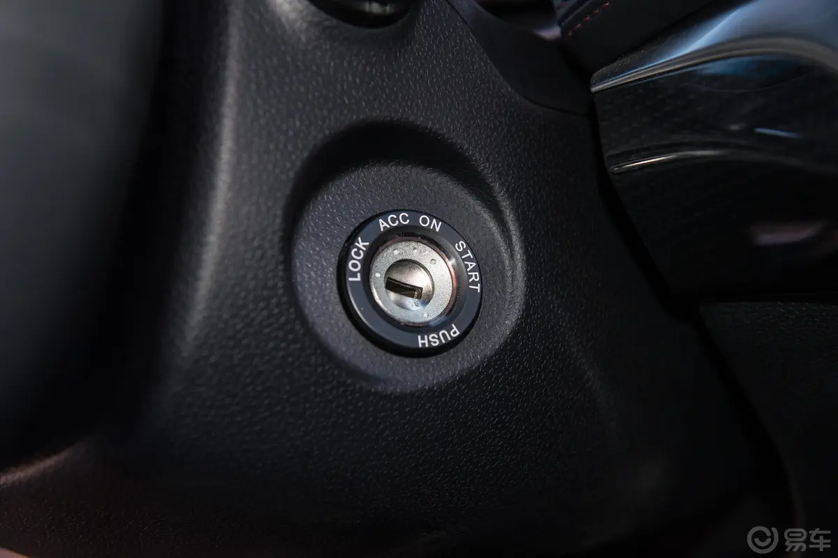 瑞风S3智驱版 1.5L 手动 豪华智能版钥匙孔或一键启动按键