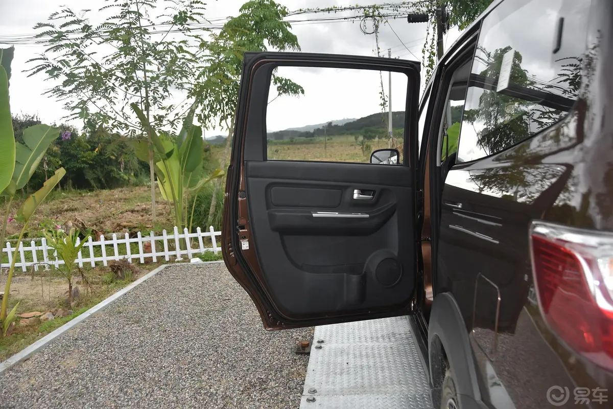 威旺M30PLUS 1.5L 手动 舒适版驾驶员侧后车门