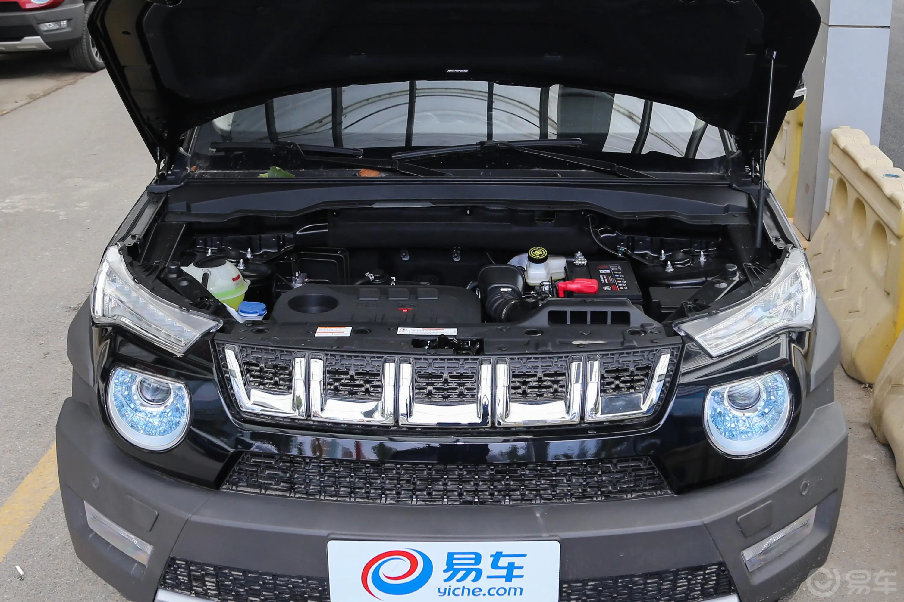 北京BJ201.5T CVT 豪华版外观