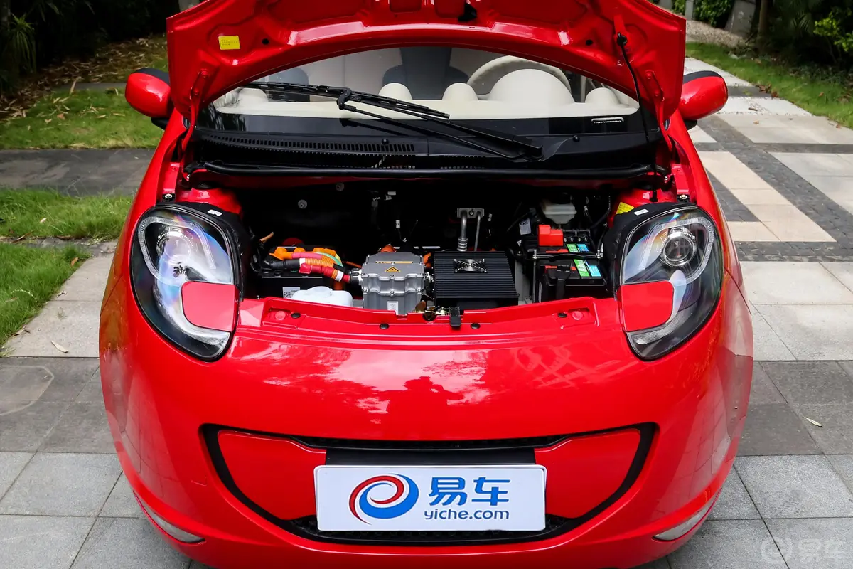 裕路EV2舒适版发动机舱整体