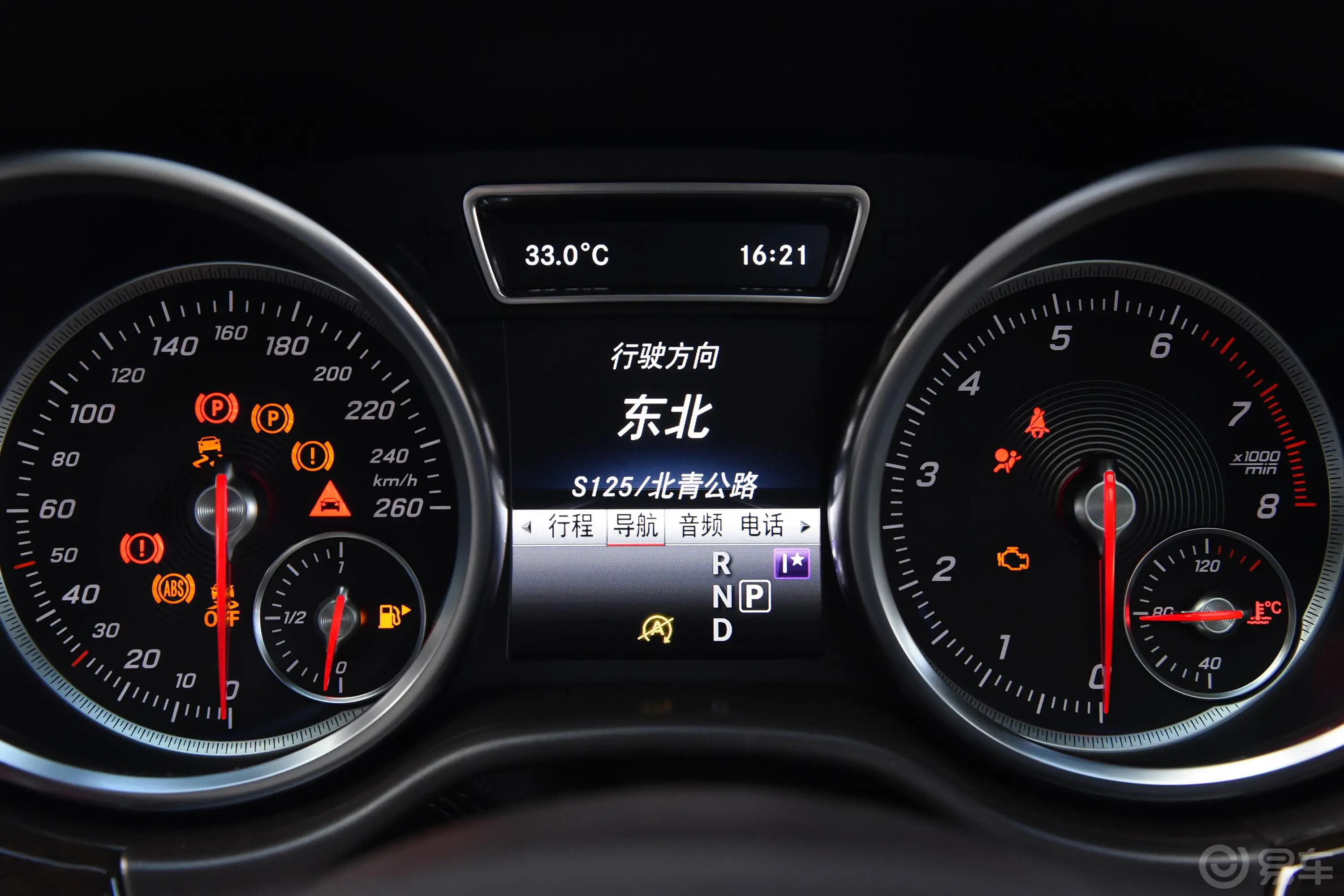 奔驰GLSGLS 400 4MATIC 动感型内饰