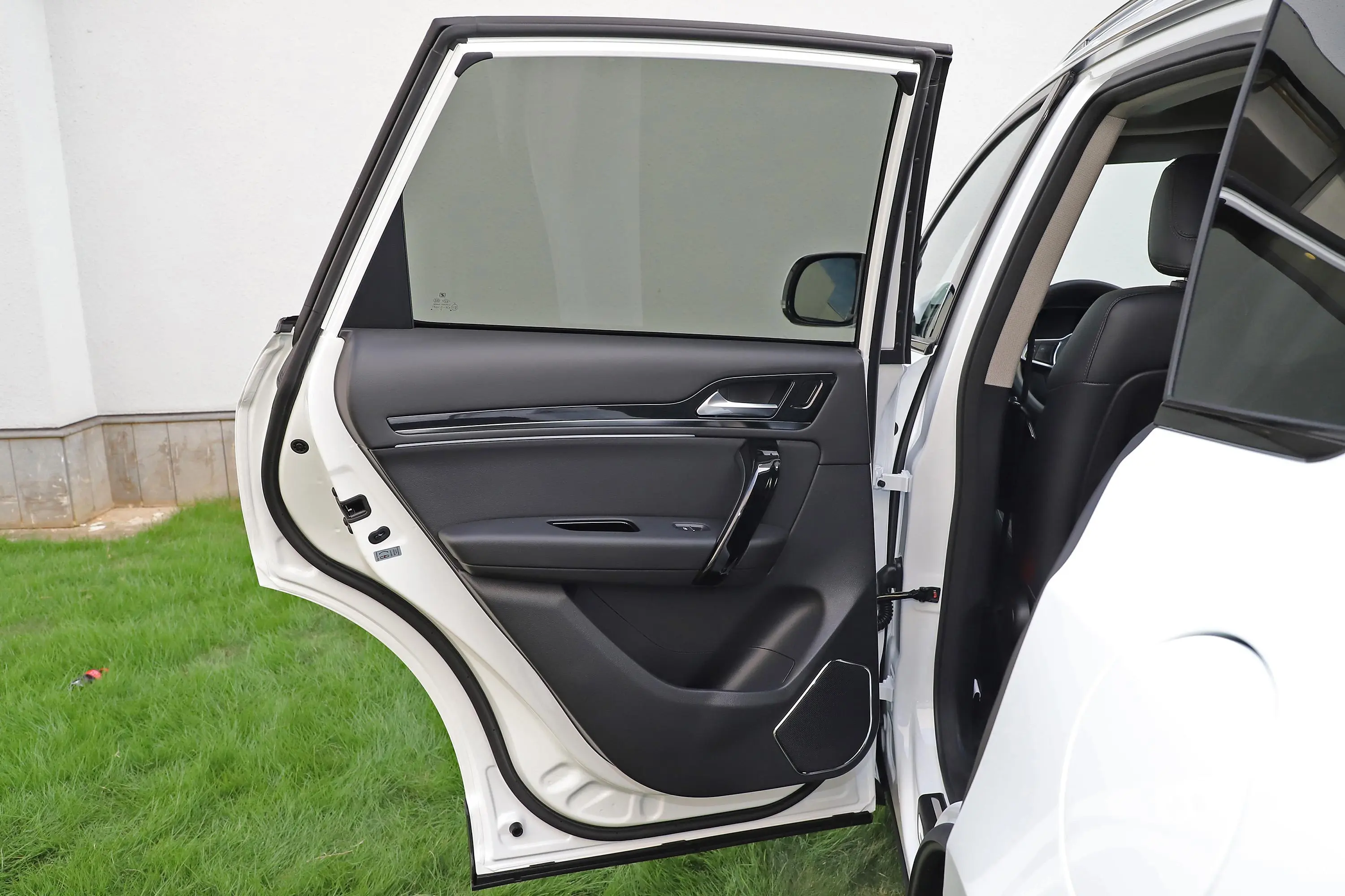 众泰T600 Coupe1.8T 双离合 豪华版驾驶员侧后车门