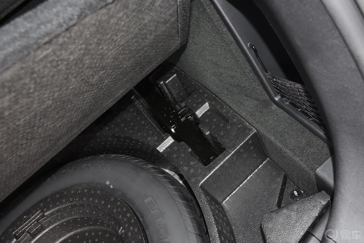 哈弗H6 Coupe蓝标 2.0T 双离合 两驱 精英版空间