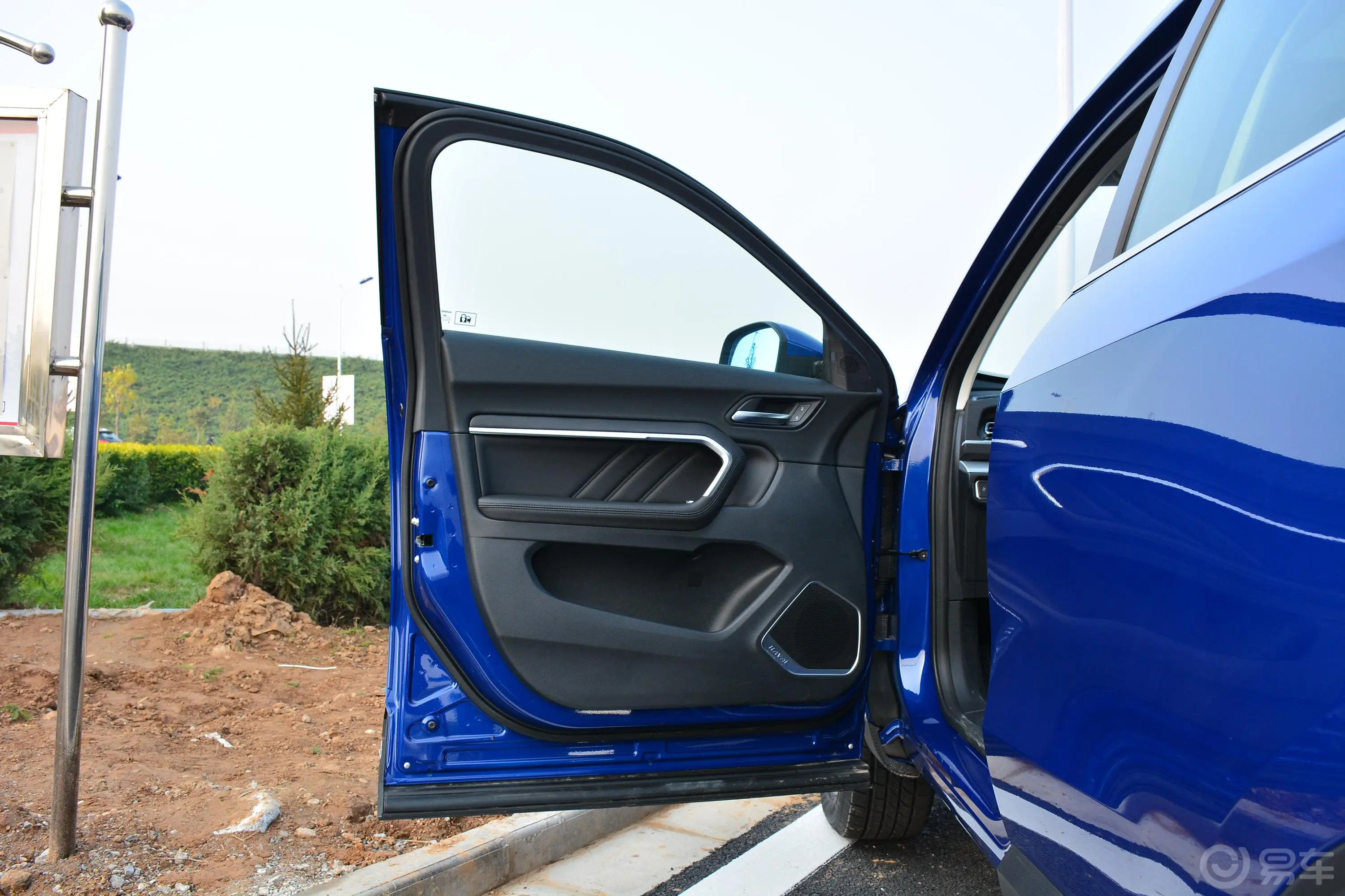 哈弗H6蓝标 1.3GDIT 双离合 风尚版驾驶员侧前车门