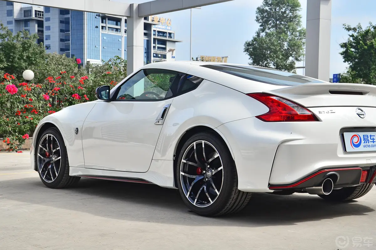 日产370Z3.7L NISMO外观