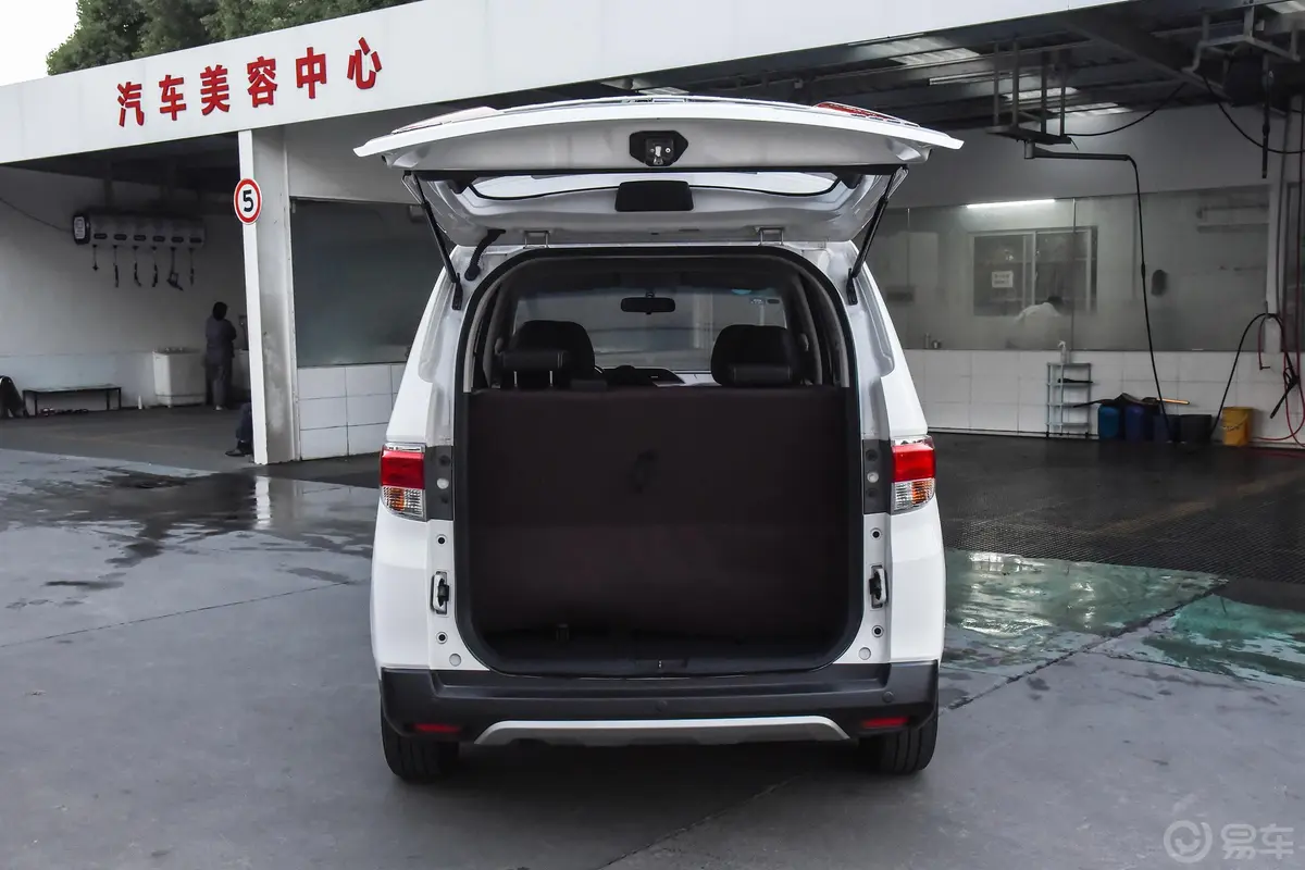 启辰M50V1.5L XV 手动 精英版空间