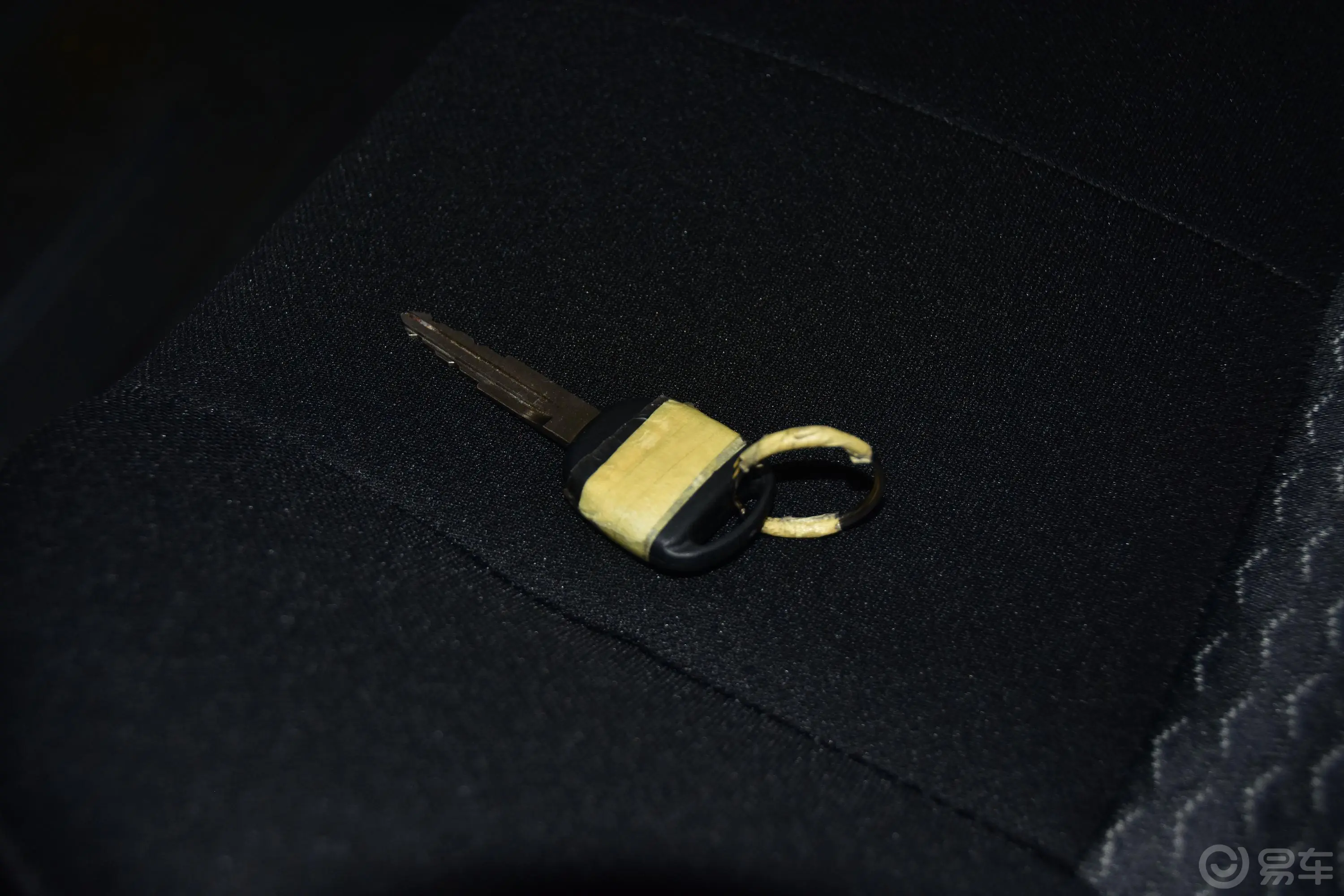 勇士皮卡皮卡 2.0T 汽油 手动 长轴 连体双排钥匙正面