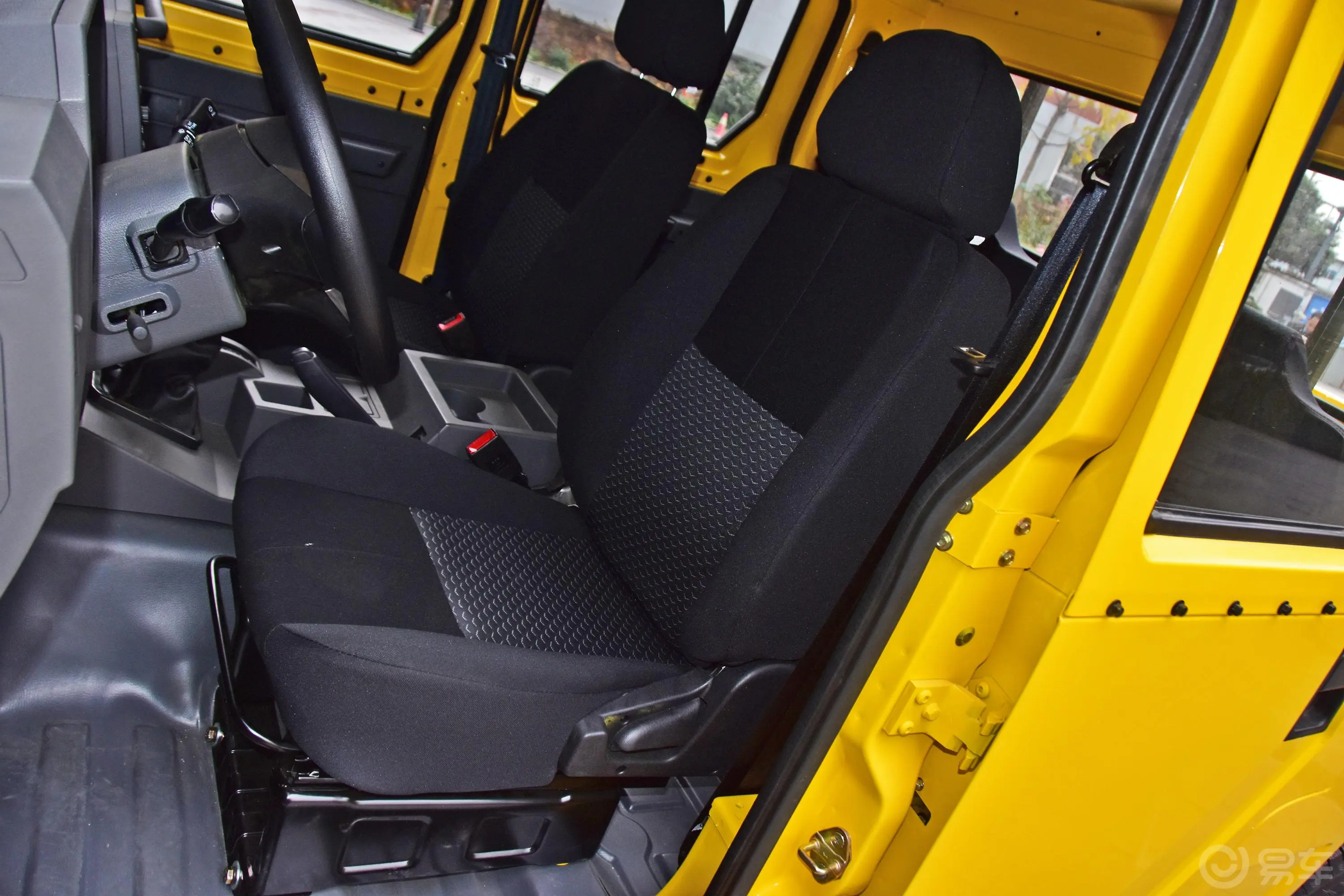 勇士皮卡皮卡 2.0T 汽油 手动 长轴 连体双排驾驶员座椅