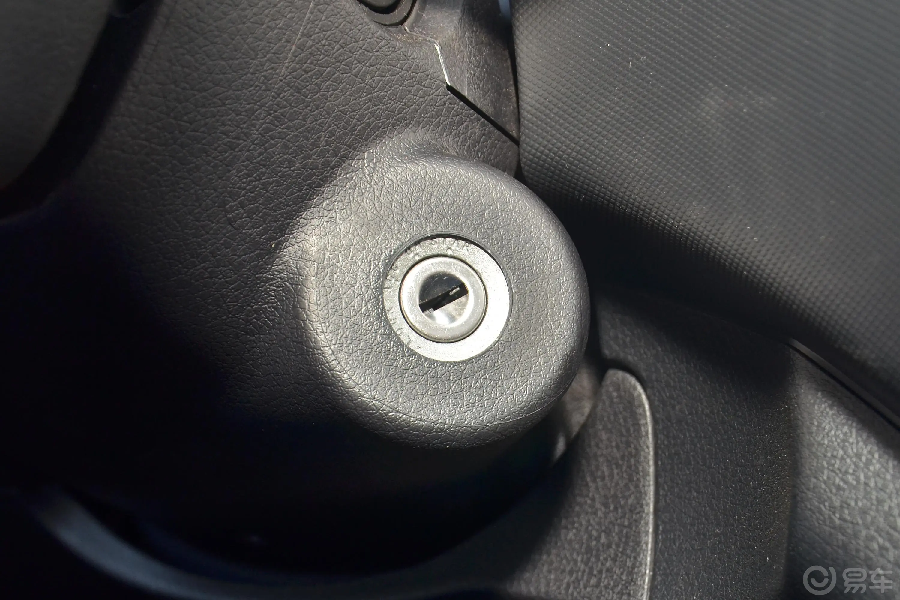欧诺S1.5L 手动 基本版钥匙孔或一键启动按键