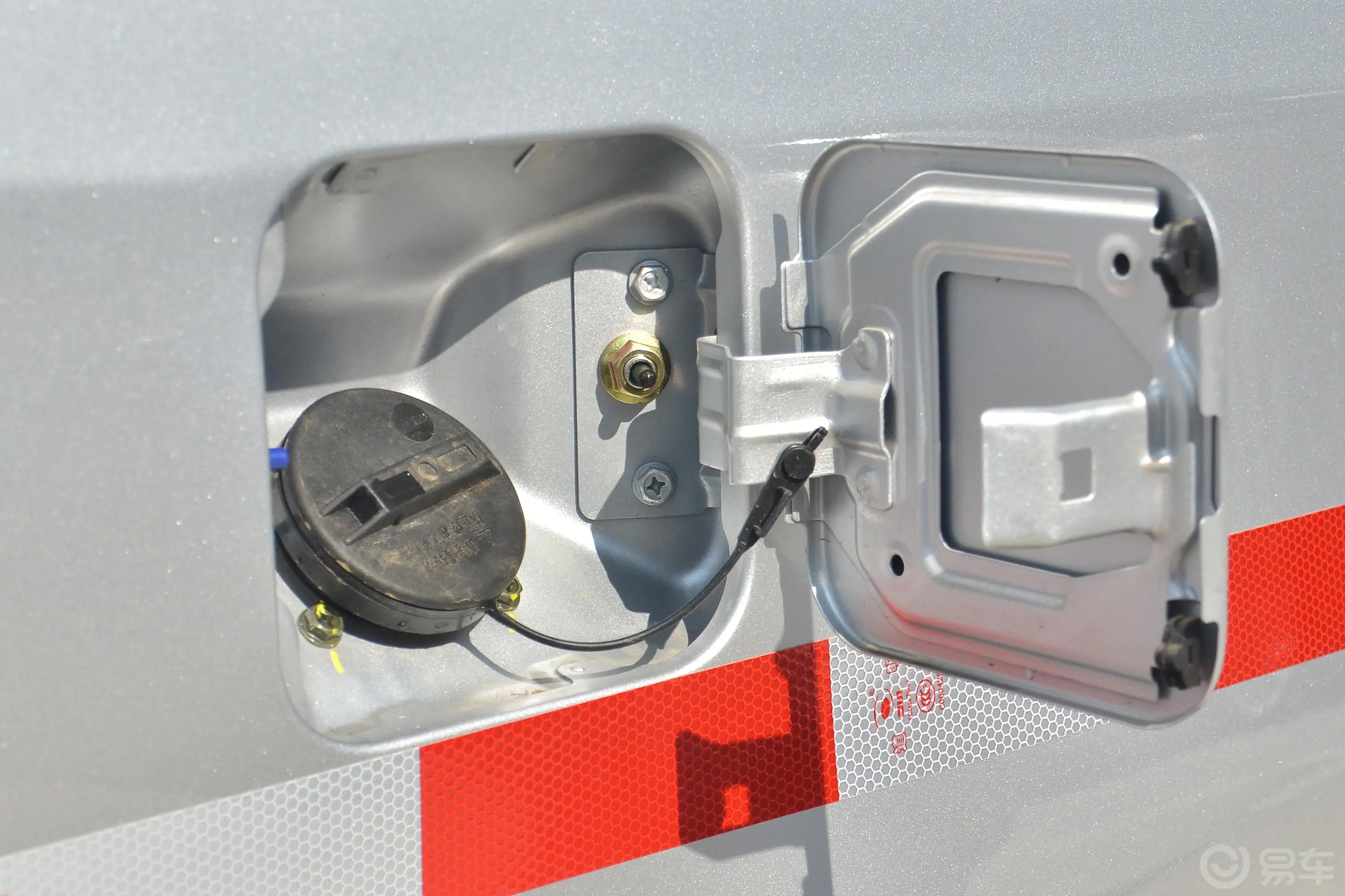 欧诺S1.5L 手动 基本版油箱盖