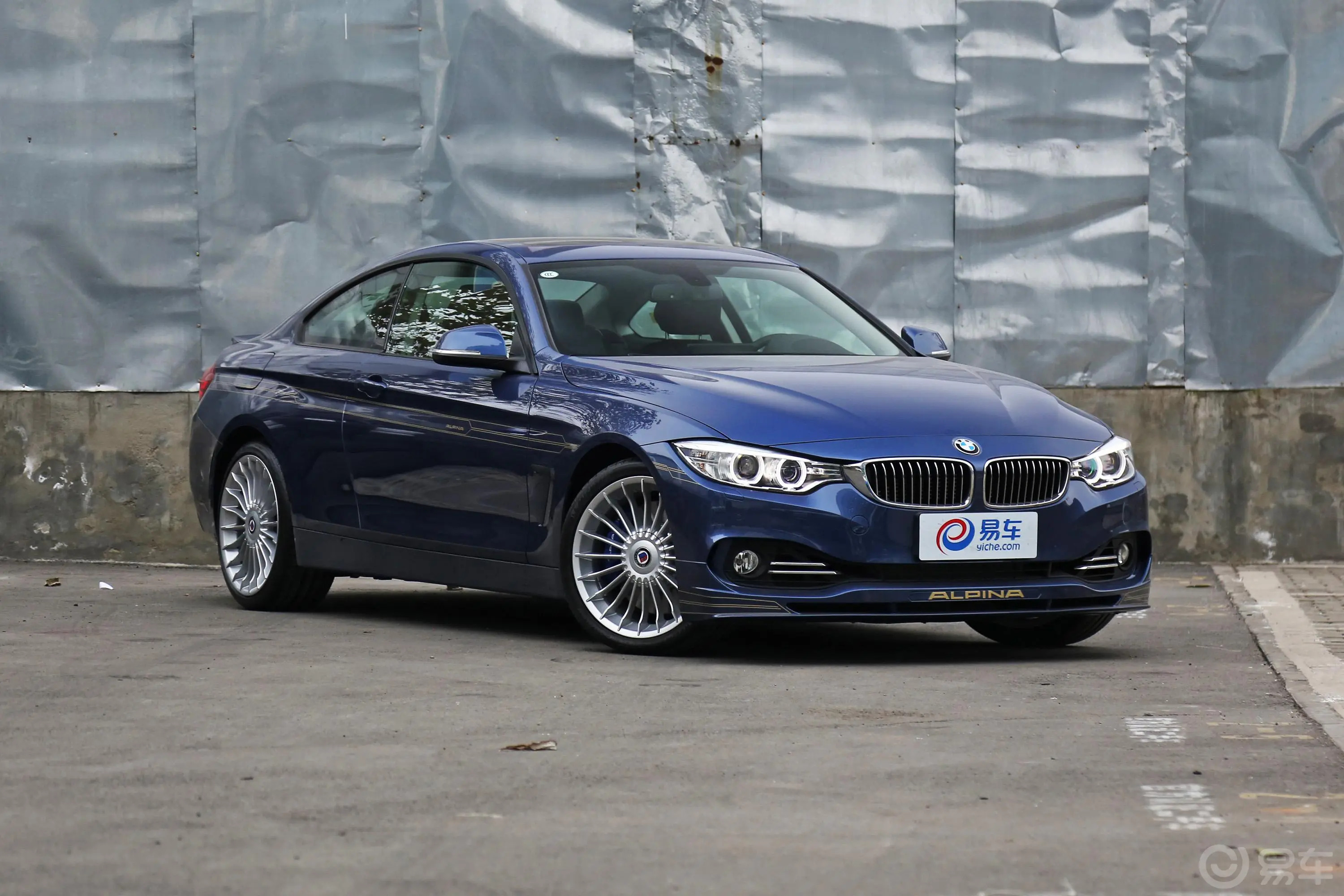 ALPINA B4B4 Bi-Turbo Coupe车辆信息铭牌