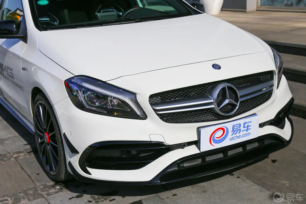 奔驰A级 AMG(进口)A 45 4MATIC外观