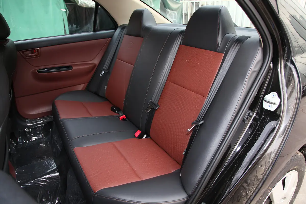 比亚迪F31.5L 手动 舒适版 节能版后排座椅