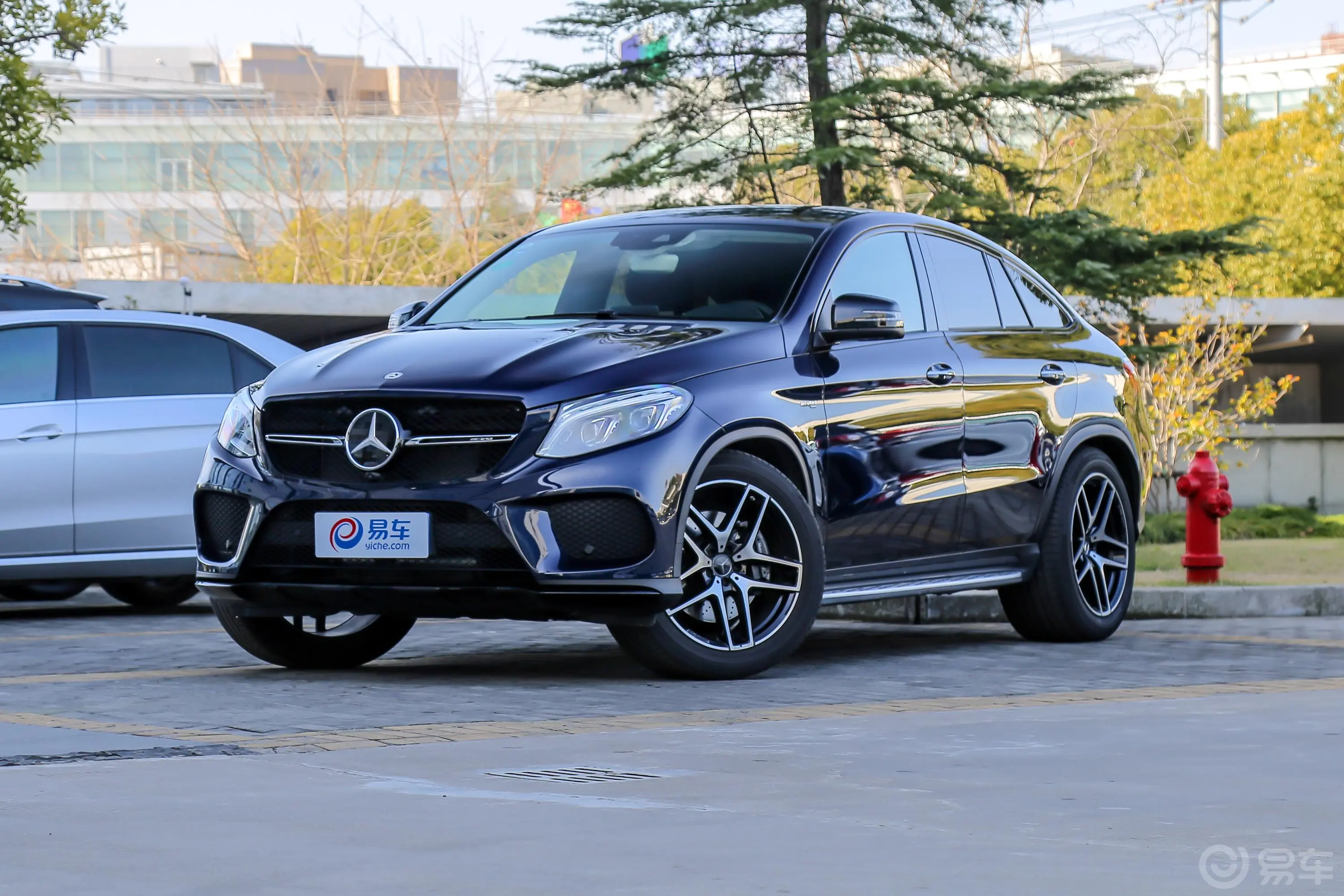 奔驰GLE轿跑 AMGGLE 43 4MATIC 轿跑SUV侧前45度车头向左水平