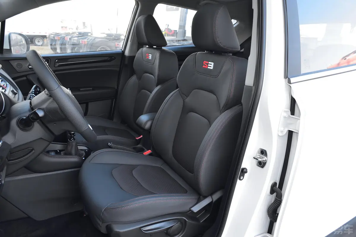 瑞风S3定制版 1.5L 手动 豪华智能版驾驶员座椅