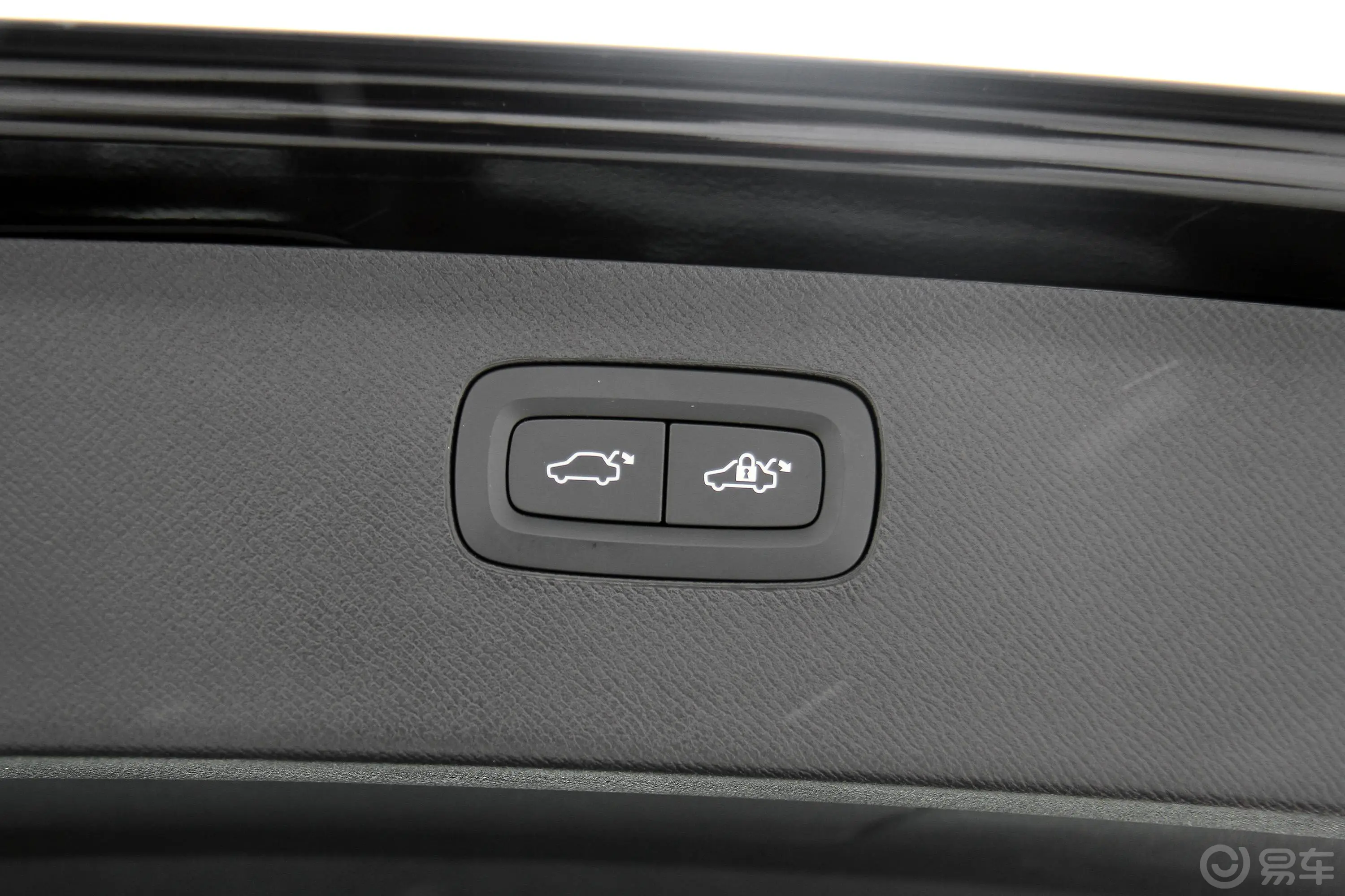 沃尔沃XC90T6 智尊版 7座电动尾门按键（手动扶手）