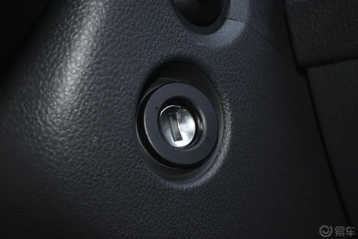 昕动1.6L 自动 舒适版钥匙孔或一键启动按键