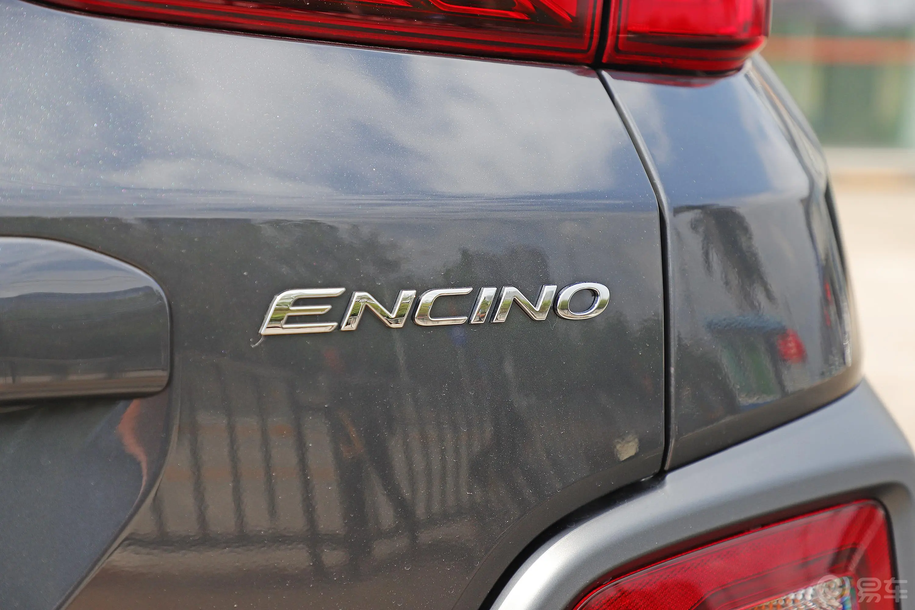 ENCINO 昂希诺1.6T 双离合 致跑版外观