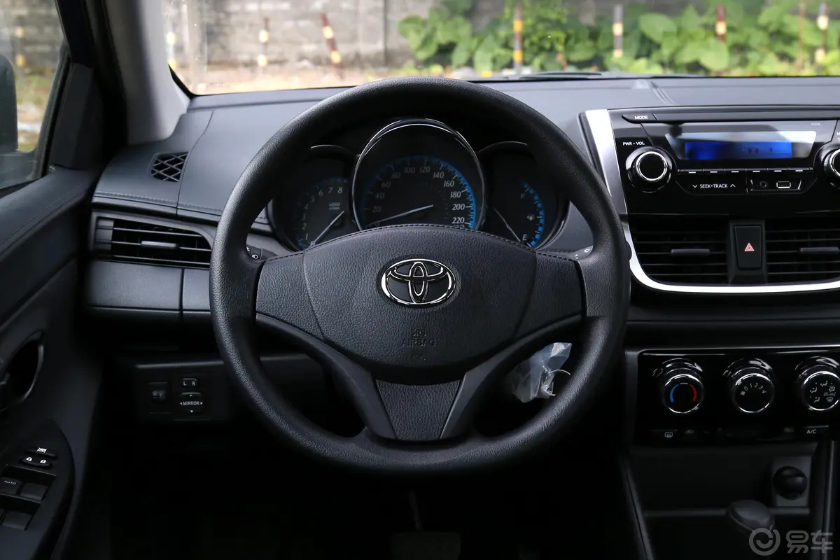 YARiS L 致享1.5G CVT 炫动版 国Ⅴ方向盘