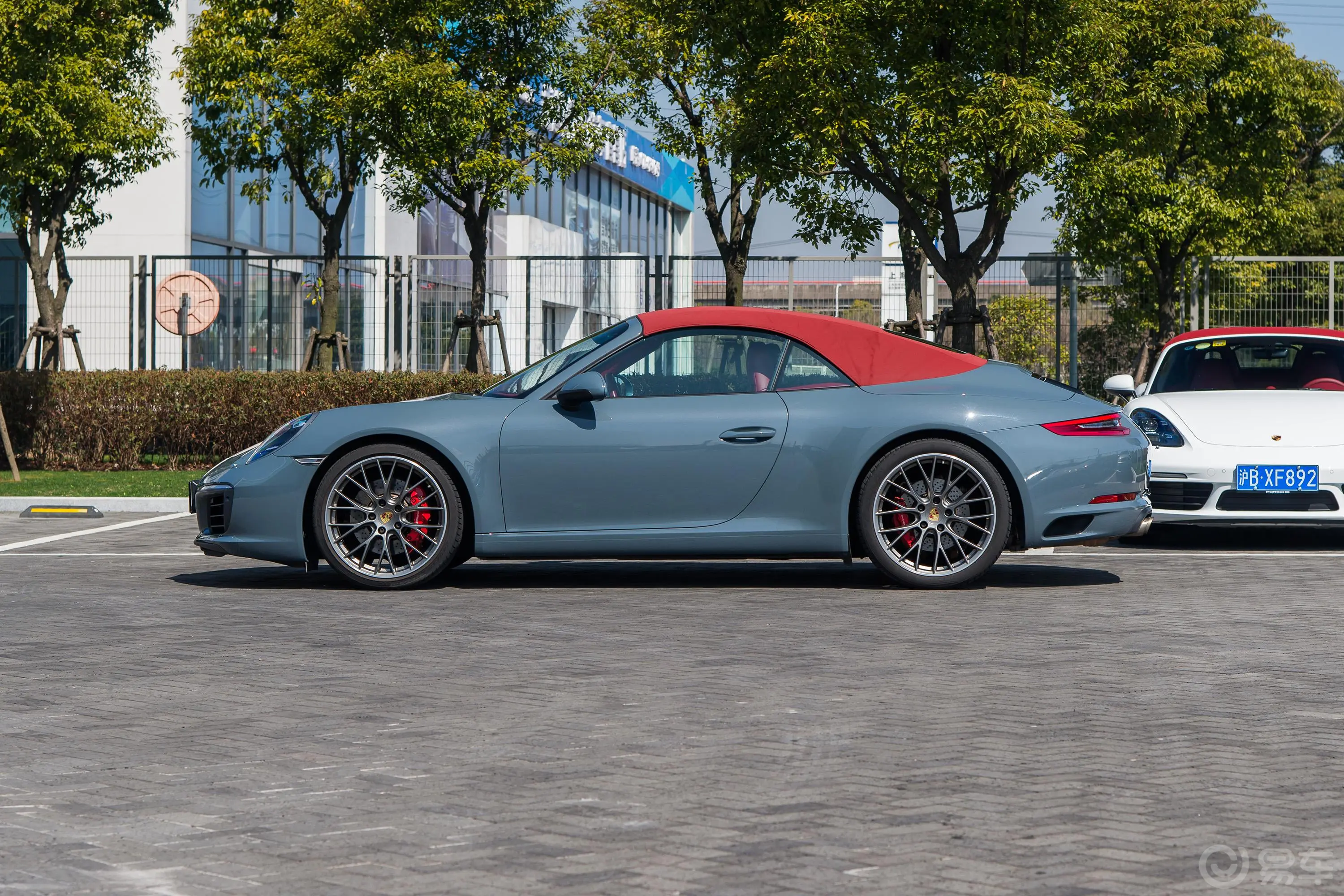 保时捷911Carrera S Cabriolet 3.0T正侧车头向左水平