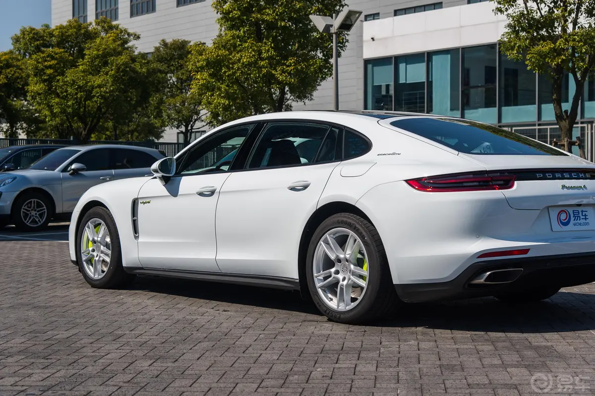 Panamera E-HybridPanamera 4 E-Hybrid 行政加长版 2.9T外观