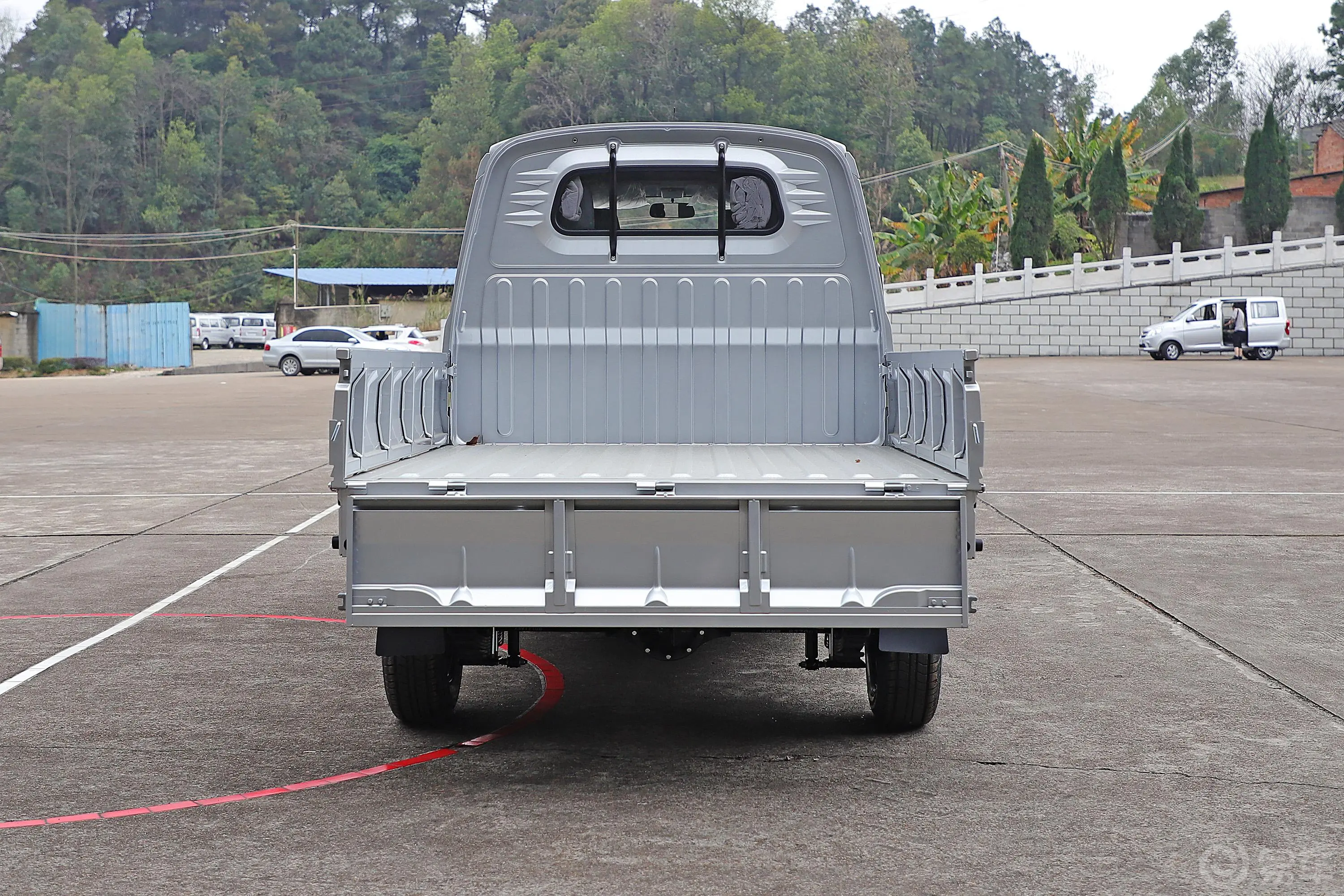 五菱荣光小卡1.5L 手动 基本型双排 国V后备厢空间特写