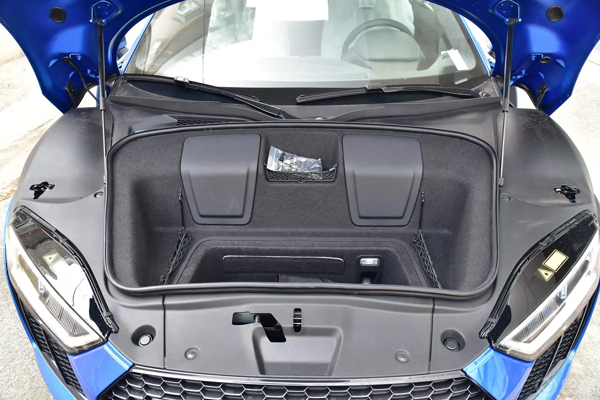 奥迪R8V10 Coupe空间