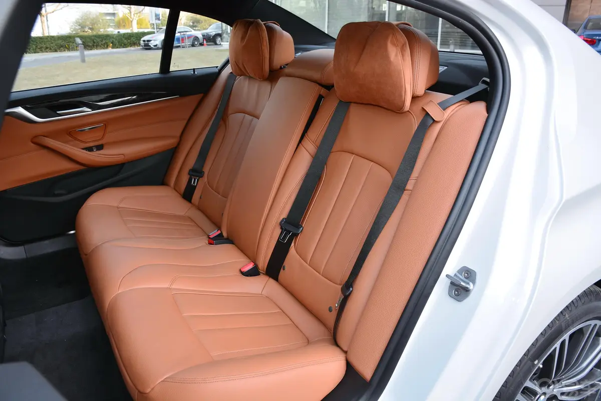 宝马5系改款 530Li 领先版 M运动套装后排座椅
