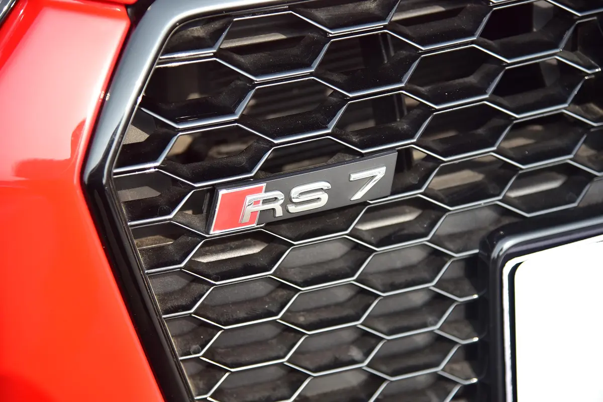 奥迪RS 74.0T Sportback Performance外观