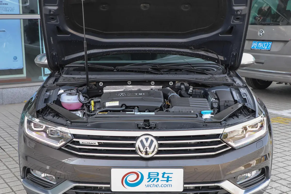 蔚揽380TSI 四驱 纵行版发动机舱整体